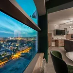 Sea Towers Panoramic Penthouse 아파트 그디니아