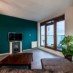 Sea Towers Panoramic Penthouse 아파트 *