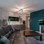 Sea Towers Panoramic Penthouse 아파트