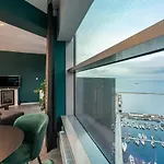아파트 Sea Towers Panoramic Penthouse *