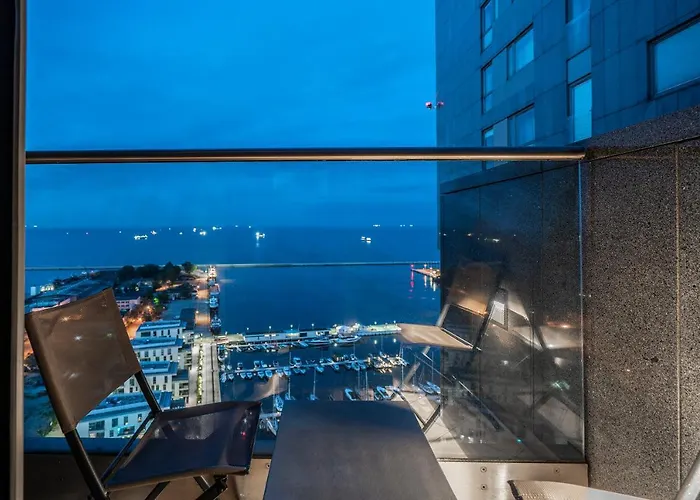 Sea Towers Panoramic Penthouse * גדינייה